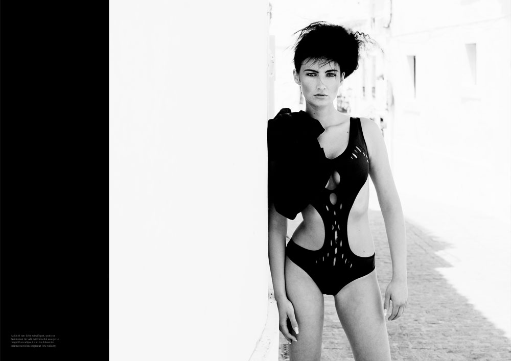 2/3 Advertising for fashion label Tonkha. Location in Spain with photo model Jennifer. Hair and make up by Denise Röttger from Blossom