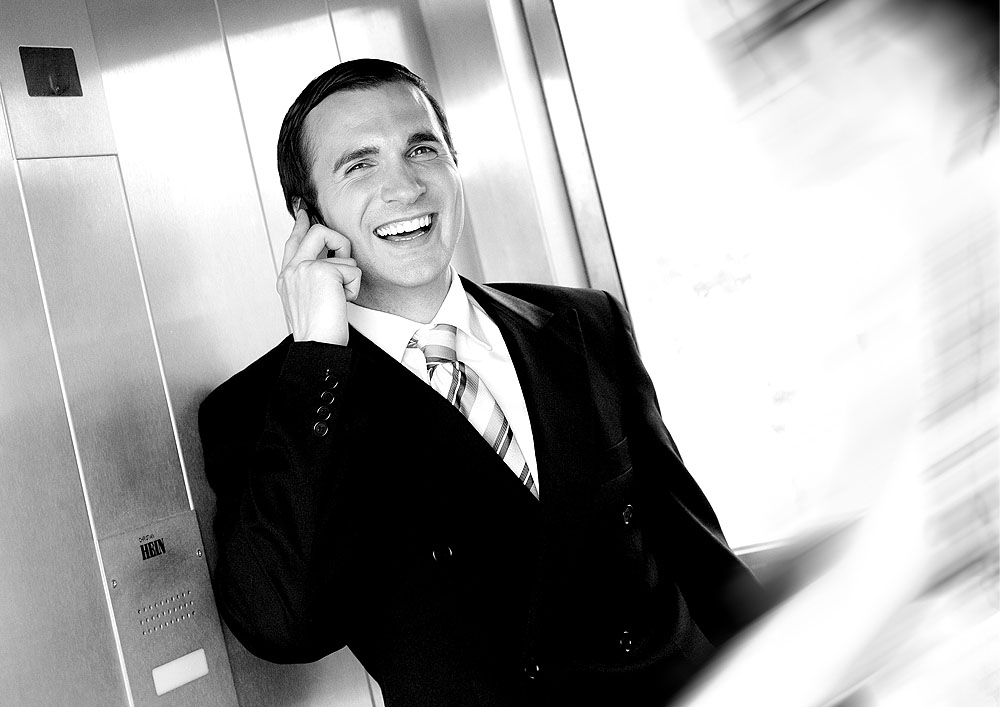 1/9 Photographer Daniel Gieseke shows various portraits for business reports and public relations