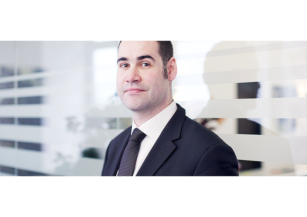 4/9 Photographer Daniel Gieseke shows various portraits for business reports and public relations