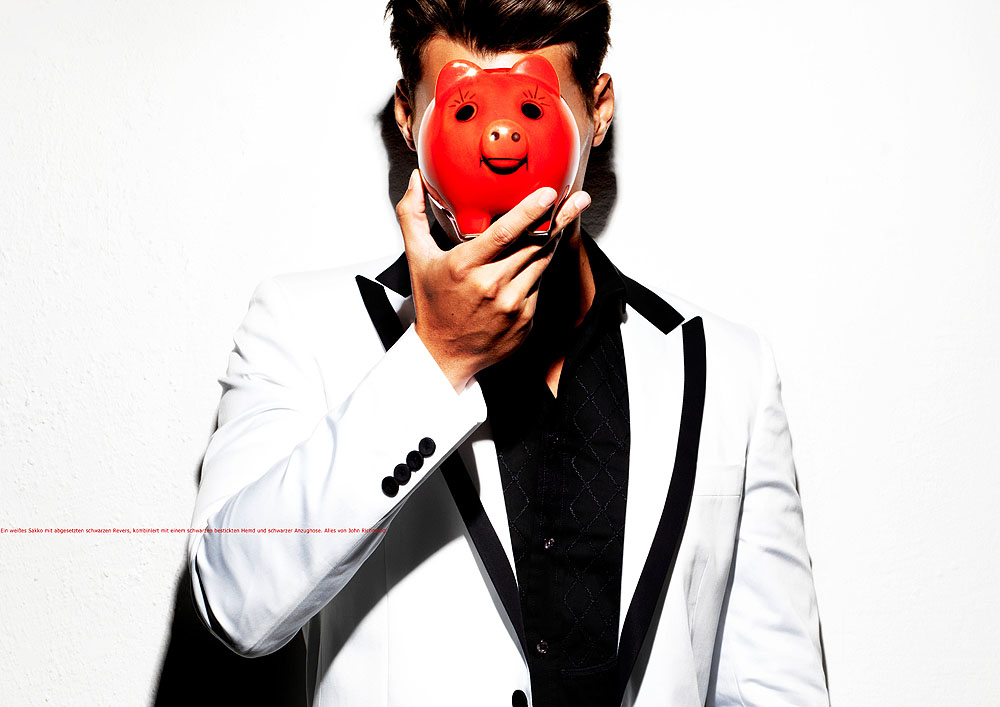 4/10 Fashion photography and editorial for fashion label john richmond